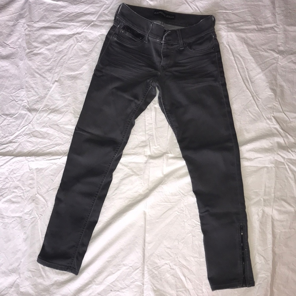 COPY - EXPRESS-Stella Ankle-Low-Rise Gray Legging.